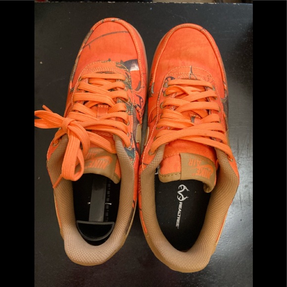 Mens gently worn sz 8 Realtree Orange camouflage Nike Air Force 1 like new! Nice main image 4